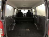 広々とした車内空間に優れた燃費性能。更にデザインも上質で人気のお車です!