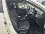 運転席開口部になります。乗りやすいです。