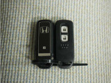 ◆スマートキー◆カギをバッグやポケットに入れたままでもドアロックの開閉ができる『スマートキー』付き!雨天や暗くなってもカギを取り出す必要がなくドアの開錠&エンジンも始動できます