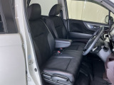当車両は、次のお客様に気持ちよくお乗りいただくため、専門スタッフによる【徹底シートクリーニング】を施工済みです!