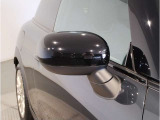 フロントタイヤより前の重量をなくし、車の運動性能を高めております。フロントタイヤから鼻先までが短いため、数値にてあらわれる「最小回転半径」より、小回りが利くことを実感いただけると思います。