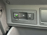 ETC車載器はグローブボックス内に収納されています。