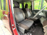 運転席シート廻りは使用感も少なく、良好な状態となっています。丁寧に使われていたことがよくわかりますね。