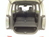 自社整備工場で点検整備をおこなってからお渡ししています。車検が残っている場合は『12ヶ月点検整備』を、車検整備付きの場合は『車検整備』をおこないます。整備費用は車両本体価格に含まれています。