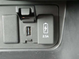 電源の供給は電源ソケットとUSBソケットが御座います☆