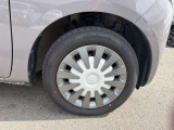 【純正ホイール】純正設計ならではの美しいデザインと精密な仕上げで、車両全体のスタイリングを引き立てます。