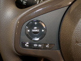 【ステアリングリモコン】ステアリングにオーディオ調節可能なスイッチが装備されていますので運転中でも視線をそらさずにオーディオの調節が可能です!