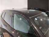 【ボディコーティングで新車時の輝きを】ご納車前にボディを磨き上げ下地処理を行った上で、コーティングを施工します。軽微な小傷も無くなりより新車時の輝きに近い状態でお届けできます。ぜひご用命下さい!