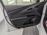 パワーウィンドウのスイッチですよ。運転席に居ながら窓を開け閉めのコントロールできます。