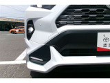 LEDフォグランプ付き。悪天候時にヘッドランプの明かりを補助。優れた安全性の確保に寄与します。