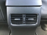 リアにもエアコン吹き出しあります。