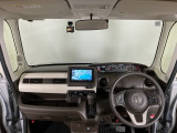 【前方視界】開放的な前方視界!運転がしやすく疲れにくいです♪窓が大きく、見通しがとっても良いおクルマですよ♪