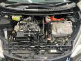 エンジンルームもクリーニング済みできれいですよ。日産の整備士がしっかりと丁寧に点検していますので安心してお乗りいただけます