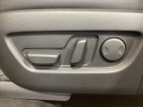 こちらのグレードは助手席にもパワーシートを装備しております!運転席同様お好みで調整が可能です!