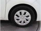 トヨタ純正ホイールキャップを装着しております♪車両デザインとの統一感があり、足元をすっきりと見せてくれます(^^♪
