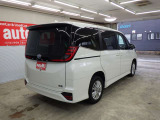 車内もキレイで嫌なニオイもありません。