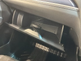 専門業者にて内外装のクリーニングを実施しております!