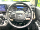 【純正革巻きステアリング】上質な革を使用することで、手にしっかり馴染みとても運転しやすいハンドルです♪