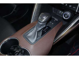 使いやすい位置にシフトレバー有り運転しやすいです。