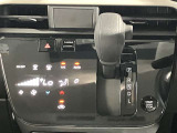 パネルシフトになっているので足元もゆったりしていて長距離の運転時ゆったり楽ちんです♪♪
