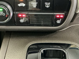 運転席/助手席シートヒーターで寒い日もすぐに温かくなり快適に過ごせます。2段階の温度調整が可能です