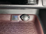 アクセサリーソケット付き車両です。