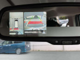 全方位カメラを装備!四方のカメラでまるで上から見たような画像で駐車をサポートします。バックカメラもガイドライン付です。安全のため、目視も忘れずに。。