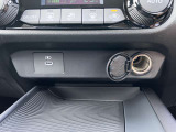 USB電源ソケット(TypeC)、電源ソケット(DC12V)が付いています。