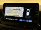 リバースギアに入れるだけで後方の表示へ切り替わります。夜間や雨の日の駐車も楽になりますよ。