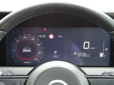 【メーターパネル】素早く車の情報が読み取れる、視認性に優れたシンプルなデザインのメーターパネルです。