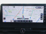 見やすく操作性に優れた大型12.3インチ統合型インターフェースディスプレイ日産コネクトナビを搭載。鮮明な地図表示や多彩なコネクテッド機能により、目的地まで快適でスムーズなドライブをサポートします。