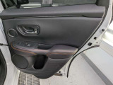 パワーウィンドウのスイッチですよ。運転席に居ながら窓を開け閉めのコントロールできます。