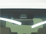 ◆Honda SENSING◆ カメラ等装置で精度の高い検知能力を発揮、安全運転を支援します。ステアリング上のコントローラーに注目!