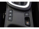 【電動パーキングブレーキ】オートモードのときは、シフトレバーの操作に応じてパーキングブレーキが自動で作動♪