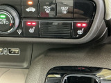 運転席/助手席シートヒーターで寒い日もすぐに温かくなり快適に過ごせます。2段階の温度調整が可能です