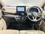 運転席からの視界が左右に広く隅々まではっきりと見えます!クルマの前端も把握しやすく安心です!
