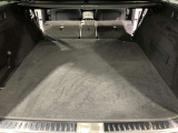 トランク容量は同一他社車両より広く、旅行やゴルフ等様々な場面で役立ちます。