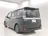 走りにこだわりながら収納力も持ち合わせたお車です。荷物を載せて軽快なドライブを楽しめますよ♪