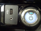 USB電源ソケット(タイプA・AUX端子)が装備されています!