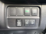 運転席右下のスイッチで各機能の切り替えや操作ができます。