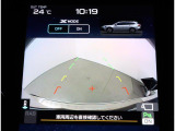 リヤビューカメラ装着済み!純正ならではのスッキリとした装着感です!R(リバース)に連動して後方視界をナビ画面に映し出します!