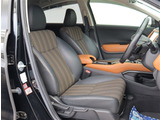 お車選びをお楽しみ頂けるよう、在庫車の展示スペースを十分に確保しております。
