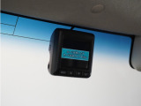 ◆ドライブレコーダー◆映像・音声などを記録する自動車用の装置です。 もしもの事故の際の記録はもちろん、旅行の際の思い出としてドライブの映像を楽しむことができます。