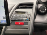 ☆オートエアコン☆オートエアコンですのでお好みの温度を設定して頂くだけで風量や風向を車が自動で調節してくれます♪