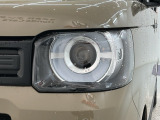 LEDヘッドライトは、点灯の瞬間から最大光量を発揮し、突然暗くなるトンネルなどでの安定感を高めます。