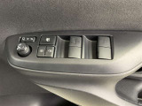 パワーウインドウスイッチ、いたずら防止・挟みこみ防止に、ウインドウロックスイッチを使用ください。便利な電動可倒式ミラースイッチ、集中ドアロックスイッチ