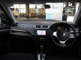 運転席周りの様子です。