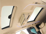 【ツインサンルーフ】サンルーフ装備車両!高級感もアップ、大人気オプション解放感溢れる快適なドライブをお楽しみください♪