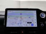【ディスプレイオーディオ(コネクティッドナビ対応)Plus】通信型のコネクティッドナビに加え車載ナビも搭載しています。コネクティッドナビはご契約を頂くとR10年6月30日まで無料でご利用いただけます。