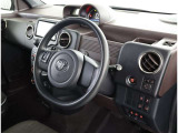 見通しのよいすっきりとした視界で、誰でも運転しやすいです。運転のしやすさは疲れにくさにも繋がりますよ♪